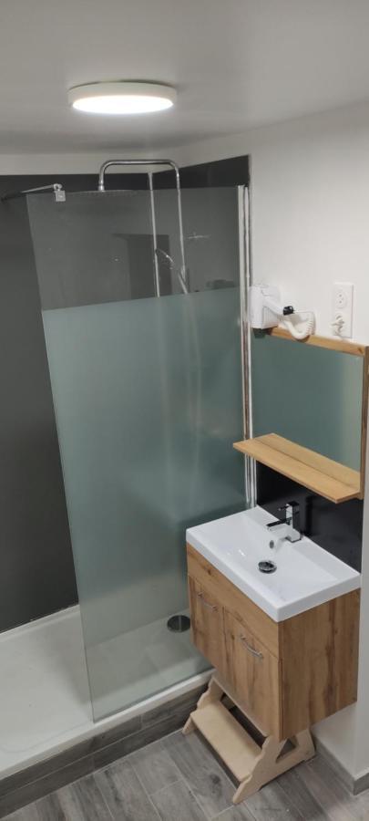 Offrez-Vous Un Sejour Dans Notre Studio T1 Bis A Entressen Une Grande Piscine Pour Se Rafraichir ,Un Espace De Jeux Pour Enfants Pour Des Heures De Divertissement Un Terrain De Petanque Pour Des Parties Endiablees Zewnętrze zdjęcie