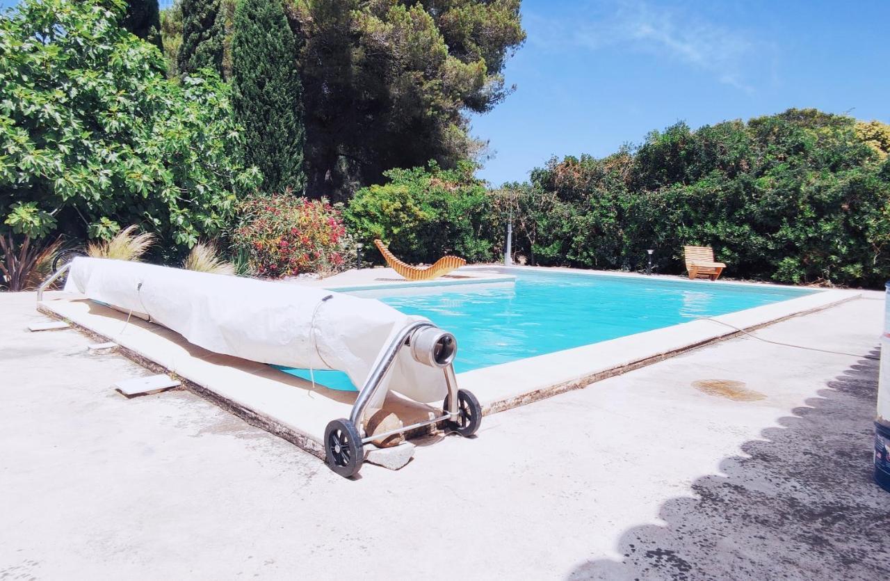 Offrez-Vous Un Sejour Dans Notre Studio T1 Bis A Entressen Une Grande Piscine Pour Se Rafraichir ,Un Espace De Jeux Pour Enfants Pour Des Heures De Divertissement Un Terrain De Petanque Pour Des Parties Endiablees Zewnętrze zdjęcie