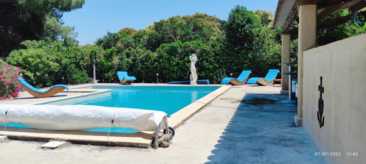 Offrez-Vous Un Sejour Dans Notre Studio T1 Bis A Entressen Une Grande Piscine Pour Se Rafraichir ,Un Espace De Jeux Pour Enfants Pour Des Heures De Divertissement Un Terrain De Petanque Pour Des Parties Endiablees Zewnętrze zdjęcie