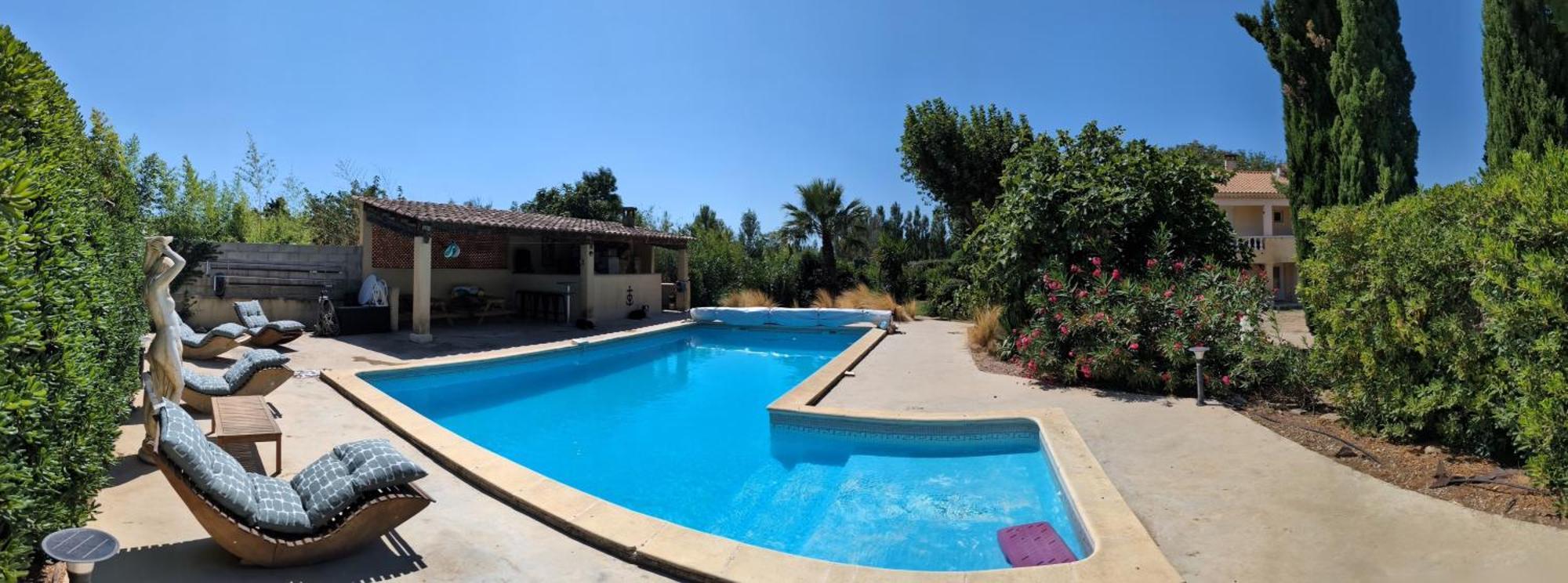 Offrez-Vous Un Sejour Dans Notre Studio T1 Bis A Entressen Une Grande Piscine Pour Se Rafraichir ,Un Espace De Jeux Pour Enfants Pour Des Heures De Divertissement Un Terrain De Petanque Pour Des Parties Endiablees Zewnętrze zdjęcie